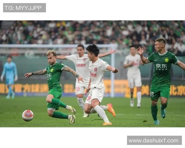 西安足球队意识争议引发热议球迷对球队表现和管理的不同看法 西安足球队意识争议引发热议球迷对球队表现和管理的不同看法